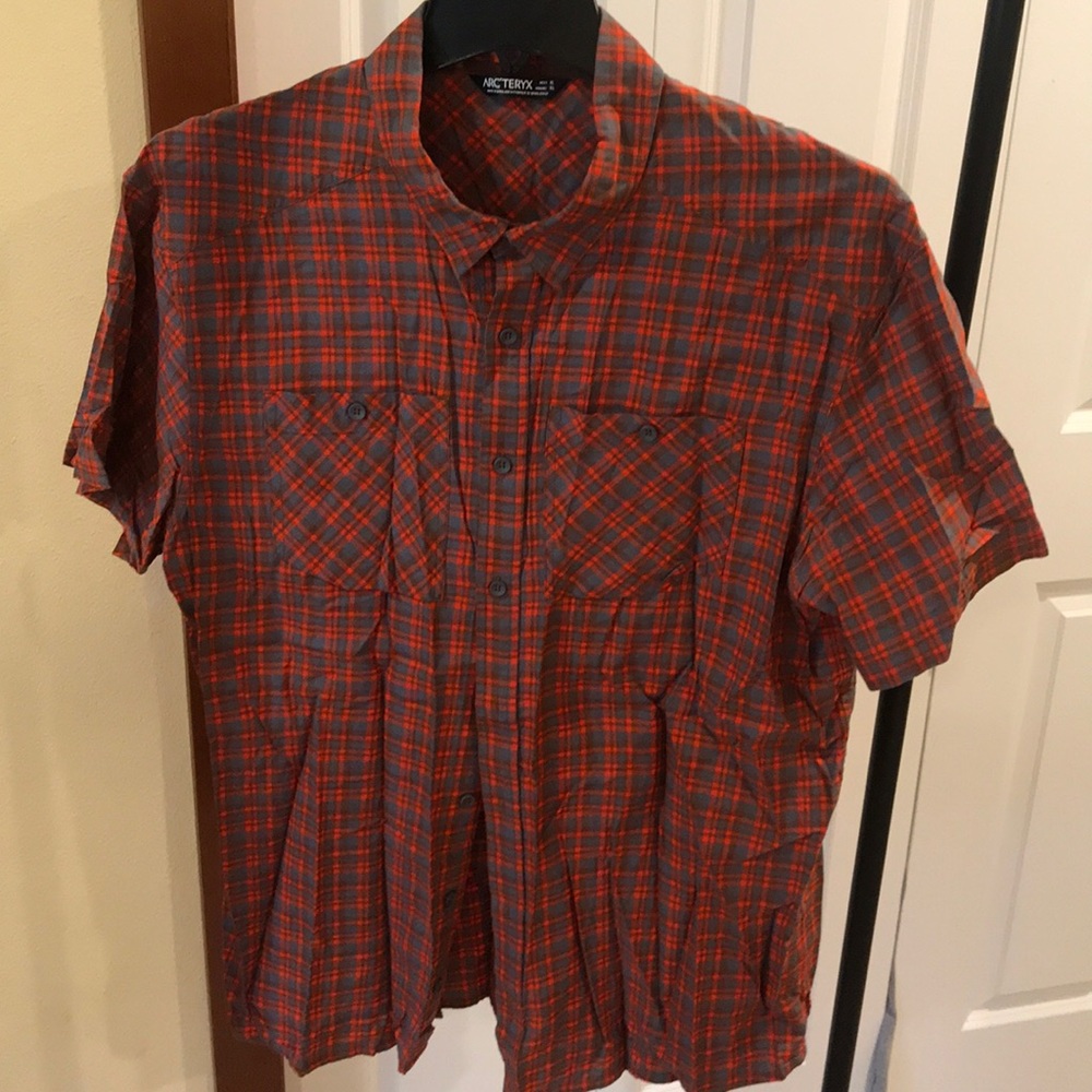 ARC’TERYX men’s short sleeve shirt